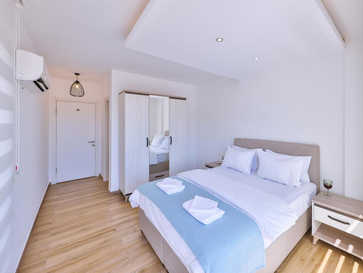 Olive View Penthouse Apartment คัลคัน ภายนอก รูปภาพ