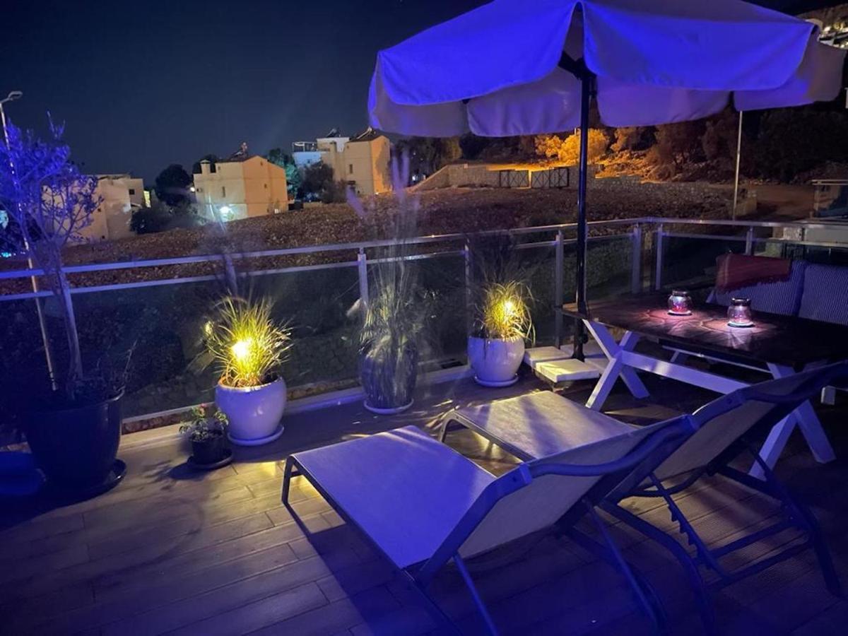Olive View Penthouse Apartment คัลคัน ภายนอก รูปภาพ