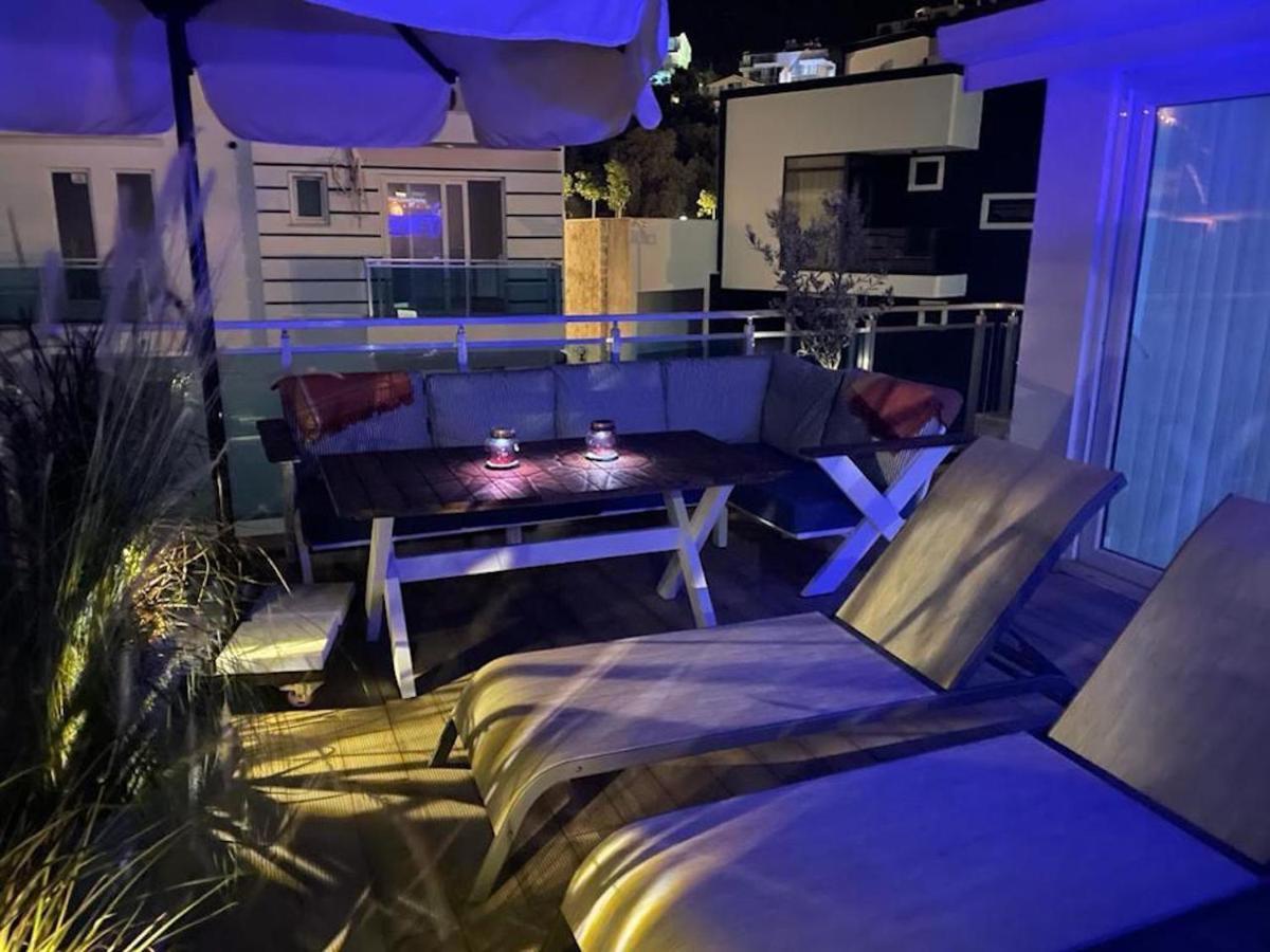 Olive View Penthouse Apartment คัลคัน ภายนอก รูปภาพ